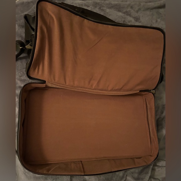 Unisex Leather Duffle Bag - Picture 8 of 8